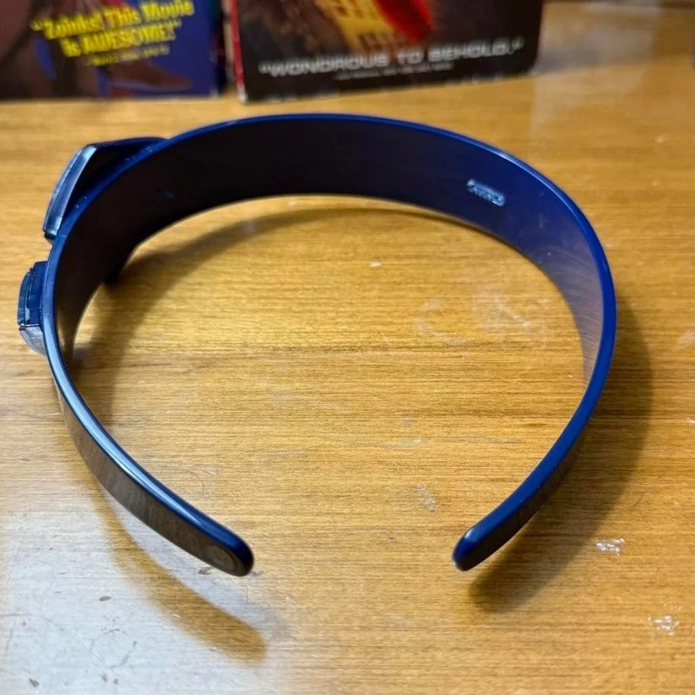 Blue‎ headband